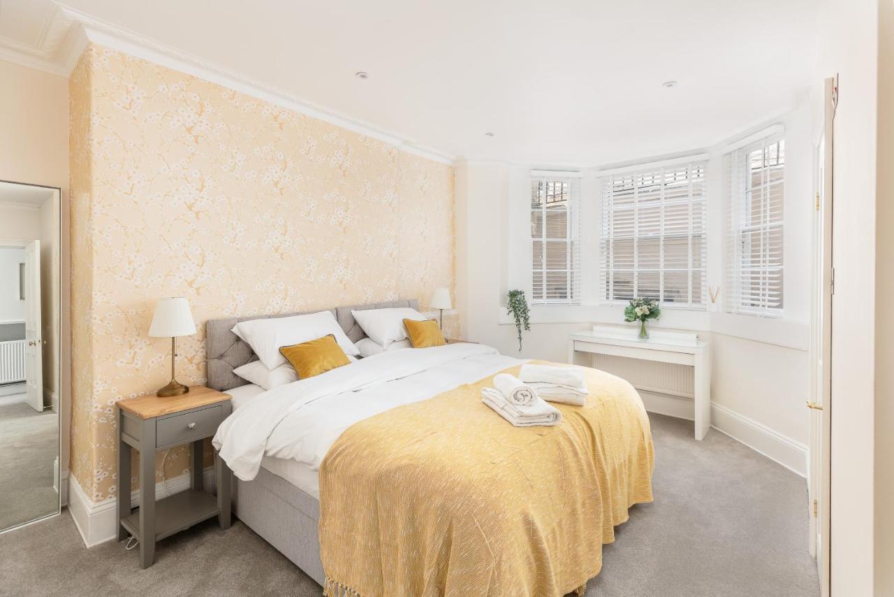 5 Bedroom Magnificent Georgian Townhouse- City Centre Бат Экстерьер фото