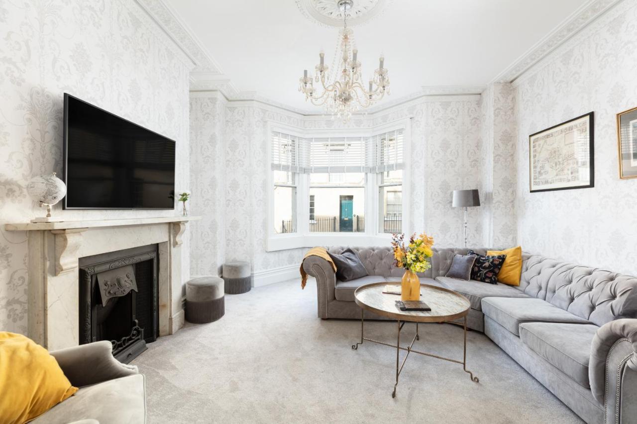 5 Bedroom Magnificent Georgian Townhouse- City Centre Бат Экстерьер фото